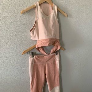 Outdoor voices 3/4 leggings and bra (set)
